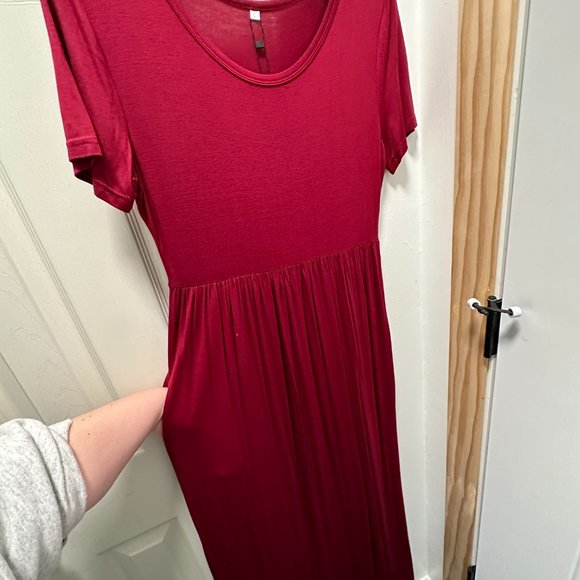 Maroon Maxi Dress - Picture 5 of 6